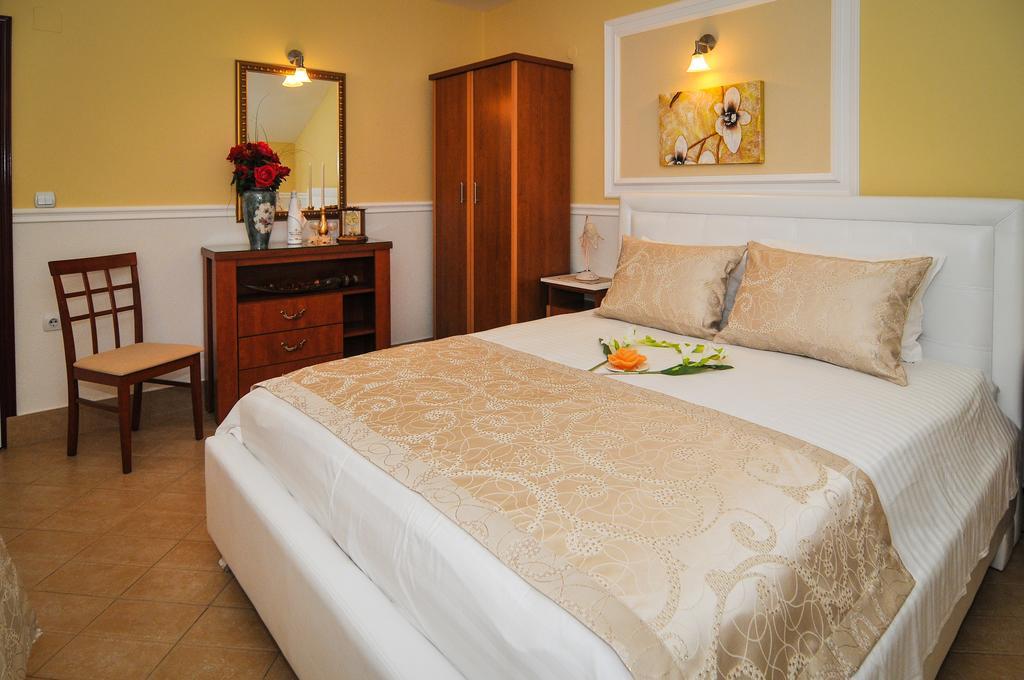 Apartments Scepanovic Tivat Exterior foto